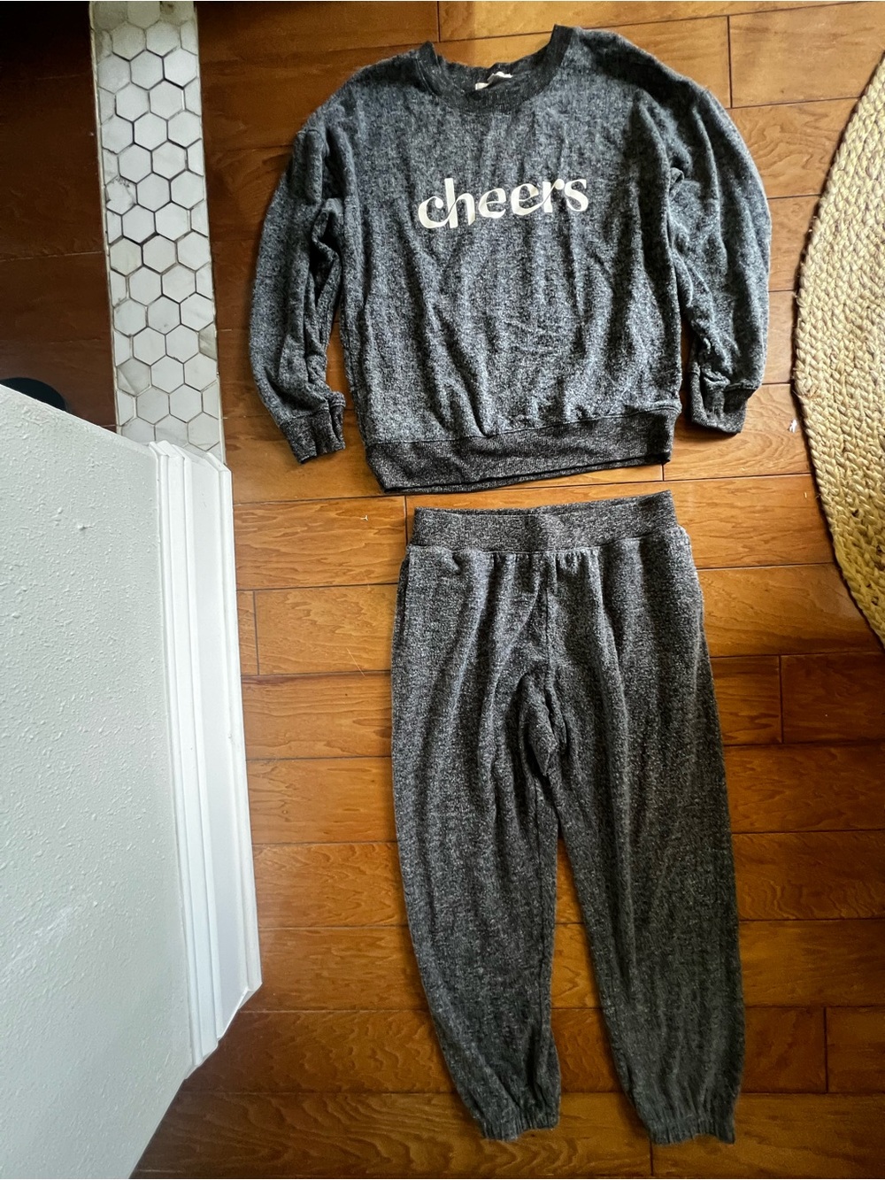 Z Supply Wimens 'Cheers' Knit Jogger Set - Dark Gray